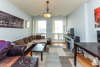 1133 W Addison St, Unit 2 in Chicago, IL - Foto de edificio - Building Photo