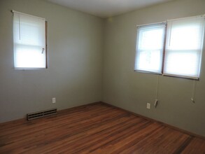 1526 W 2nd St in Cedar Falls, IA - Building Photo - Building Photo