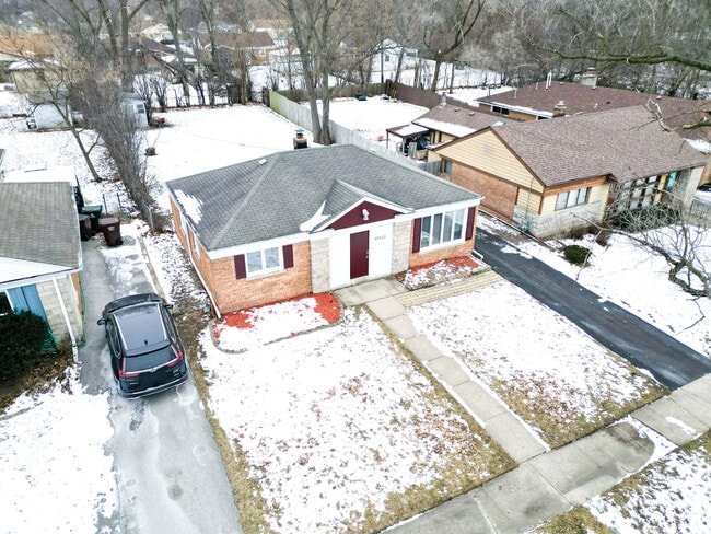 property at 17649 Dundee Ave