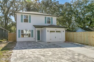 8822 Eaton Ave in Jacksonville, FL - Building Photo - Building Photo