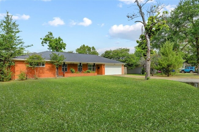 1643 Crestdale Dr in Houston, TX - Building Photo - Building Photo
