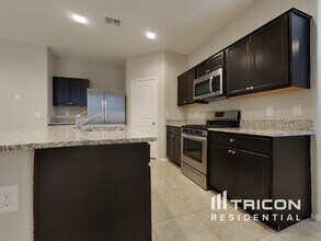 30724 W Amelia Ave in Buckeye, AZ - Building Photo - Building Photo
