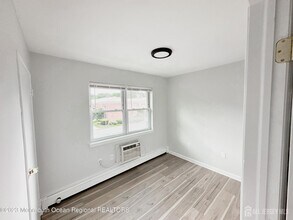 289 Main St in Spotswood, NJ - Building Photo - Building Photo
