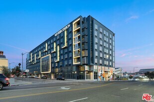 800 Western Ave in Los Angeles, CA - Building Photo