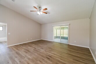 1338 Pawnee St in Orange Park, FL - Foto de edificio - Building Photo