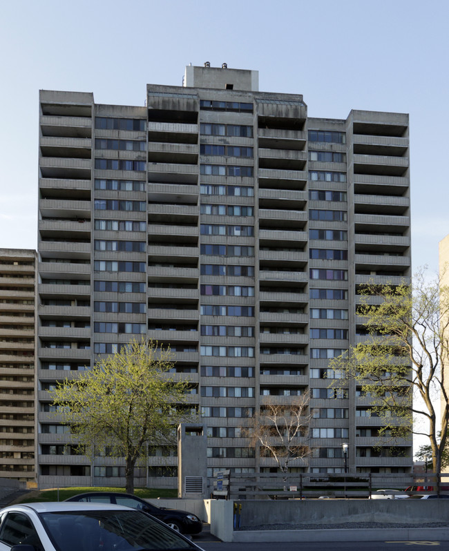 Prince of Wales Complex in Ottawa, ON - Building Photo - Building Photo