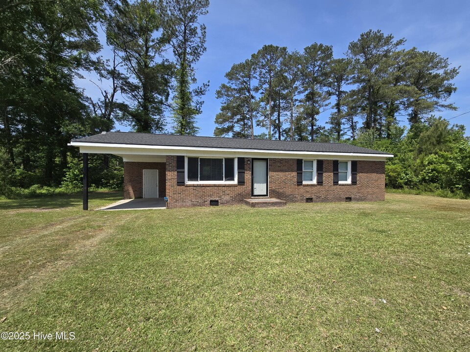 5968 Acorn Rd in Grifton, NC - Building Photo