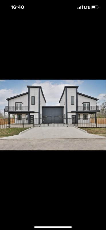 8220 Bonaire St