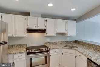 5907 Dungeness Ln in Alexandria, VA - Building Photo - Building Photo
