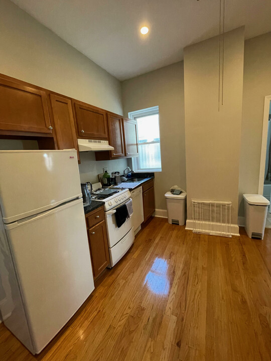 1 Albemarle Ct, Unit 814 in Boston, MA - Foto de edificio