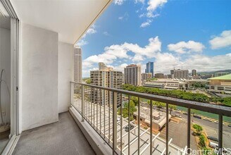 400 Hobron Ln in Honolulu, HI - Building Photo - Building Photo