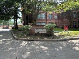 2815 Kings Crossing Dr