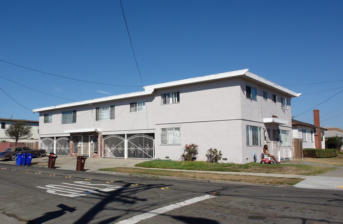 161 Marina Way in Richmond, CA - Building Photo