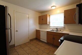 7109 Glenwood St in Overland Park, KS - Building Photo - Building Photo