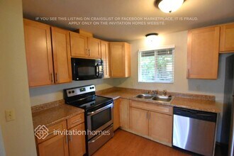 11002 Dean Ct SW in Tacoma, WA - Building Photo - Building Photo