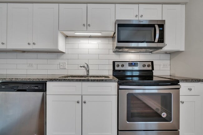 42 S Waiola Ave in La Grange, IL - Building Photo - Building Photo