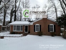 1703 Leslie Rd in Greensboro, NC - Building Photo