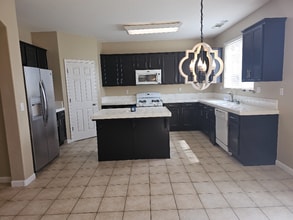 6653 E Braly Ave in Fresno, CA - Building Photo - Building Photo