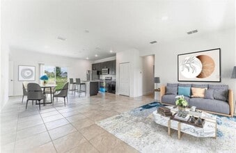 15971 SW 33rd Ave Rd in Ocala, FL - Foto de edificio - Building Photo