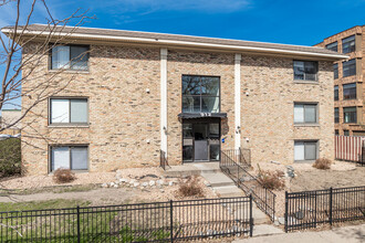 912 22nd Ave S in Minneapolis, MN - Building Photo - Building Photo