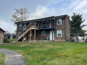 301 Poage Ct, Unit C in Lexington, KY - Building Photo - Building Photo