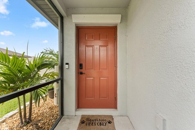 7314 King Crk Dr in Sun City Center, FL - Building Photo - Building Photo