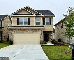 2647 Lovejoy Crossing Ln in Hampton, GA - Building Photo