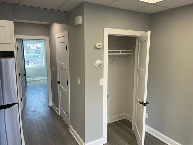 127 Tunxis Hill Rd, Unit 2 in Fairfield, CT - Foto de edificio - Building Photo