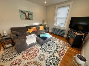 130 Highland Ave, Unit 1 in Somerville, MA - Building Photo - Building Photo