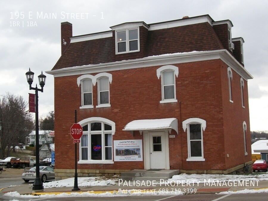 195 E Main St in Platteville, WI - Building Photo