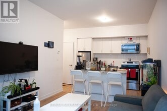 75 Simcoe St N in Oshawa, ON - Building Photo - Building Photo