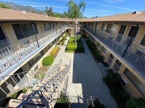 4439 Ocean View Blvd in Montrose, CA - Building Photo - Building Photo