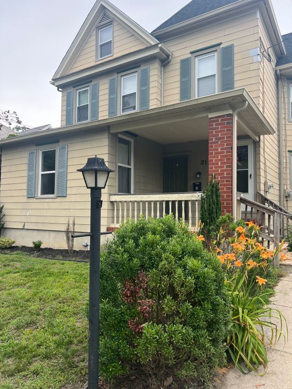 property at 21 N Summit Ave