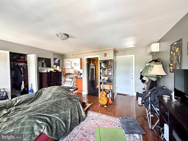 2228 Fairmount Ave in Philadelphia, PA - Building Photo - Building Photo