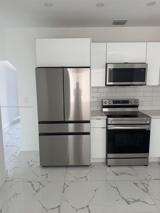 345 SW 49th Ave in Coral Gables, FL - Building Photo - Building Photo