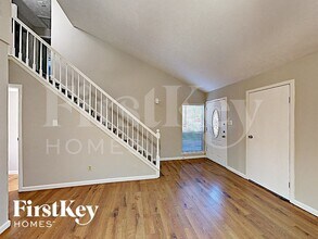 3311 Birch Creek Dr in Houston, TX - Building Photo - Building Photo