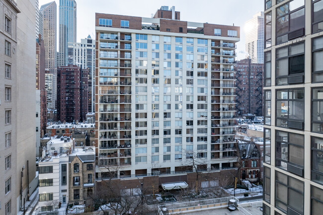 71 E Division St in Chicago, IL - Building Photo - Building Photo