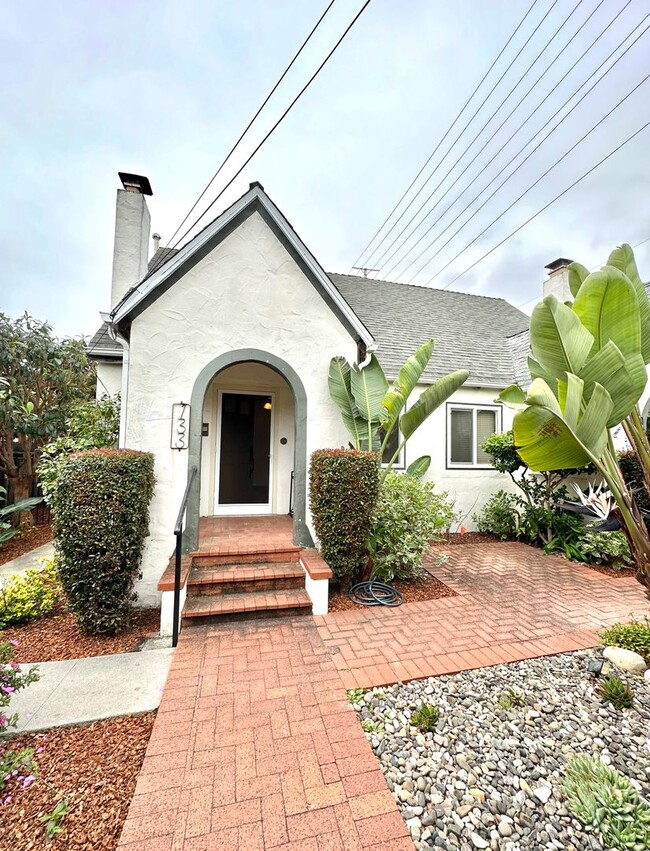 133-135 Juana Maria Ave in Santa Barbara, CA - Building Photo - Building Photo