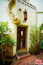 8231 Fountain Ave in West Hollywood, CA - Building Photo - Building Photo