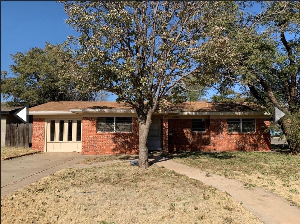 4902 43rd St in Lubbock, TX - Foto de edificio