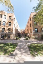 2615 N Spaulding Ave, Unit 2615-3E in Chicago, IL - Building Photo