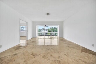 2400 NE 36th St in Lighthouse Point, FL - Building Photo - Building Photo