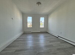 708 Broadway, Unit 1 in Bayonne, NJ - Building Photo - Building Photo