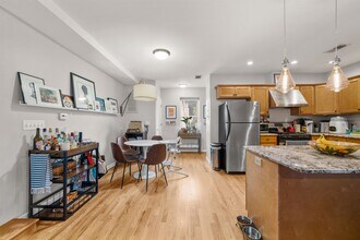 118 Coles St in Jersey City, NJ - Building Photo - Building Photo