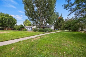 803 Coopers Ct in Caldwell, ID - Building Photo - Building Photo