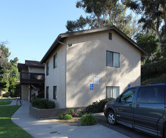 4095 Famosa Blvd in San Diego, CA - Building Photo - Building Photo