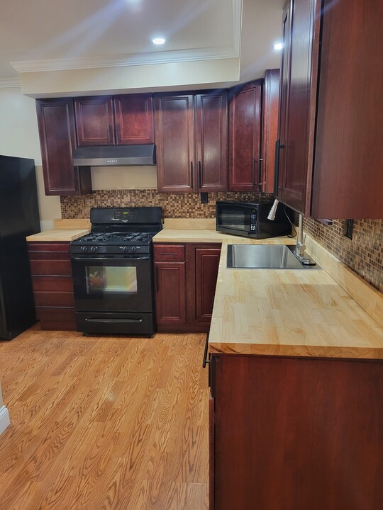 579 W 12th St in San Pedro, CA - Building Photo