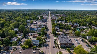 5712 Main St in Williamsville, NY - Building Photo