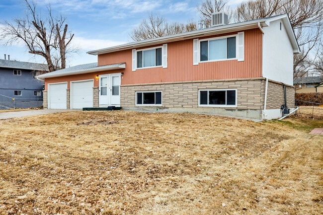 property at 6 Douglas Ln