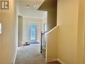 277 Squadron Cres in Ottawa, ON - Building Photo - Building Photo